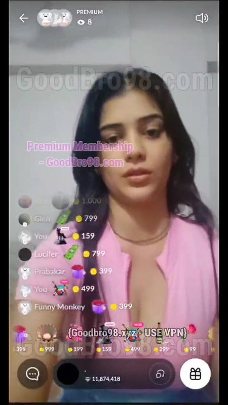 Kritika Kapoor Teasing Live 22