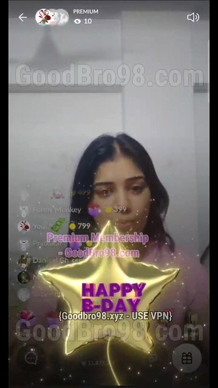 Kritika Kapoor Teasing Live 22