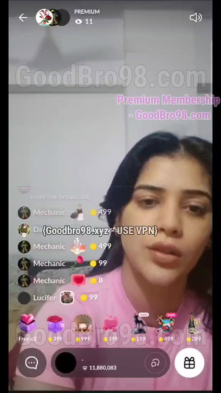 Kritika Kapoor Teasing Live 22