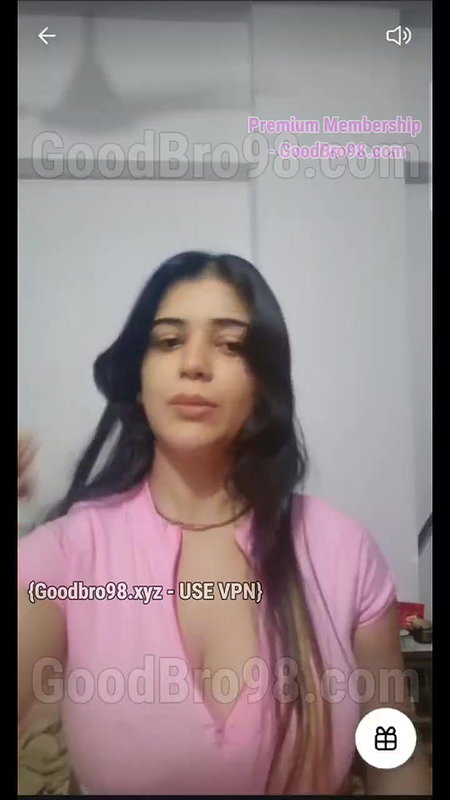 Kritika Kapoor Teasing Live 22