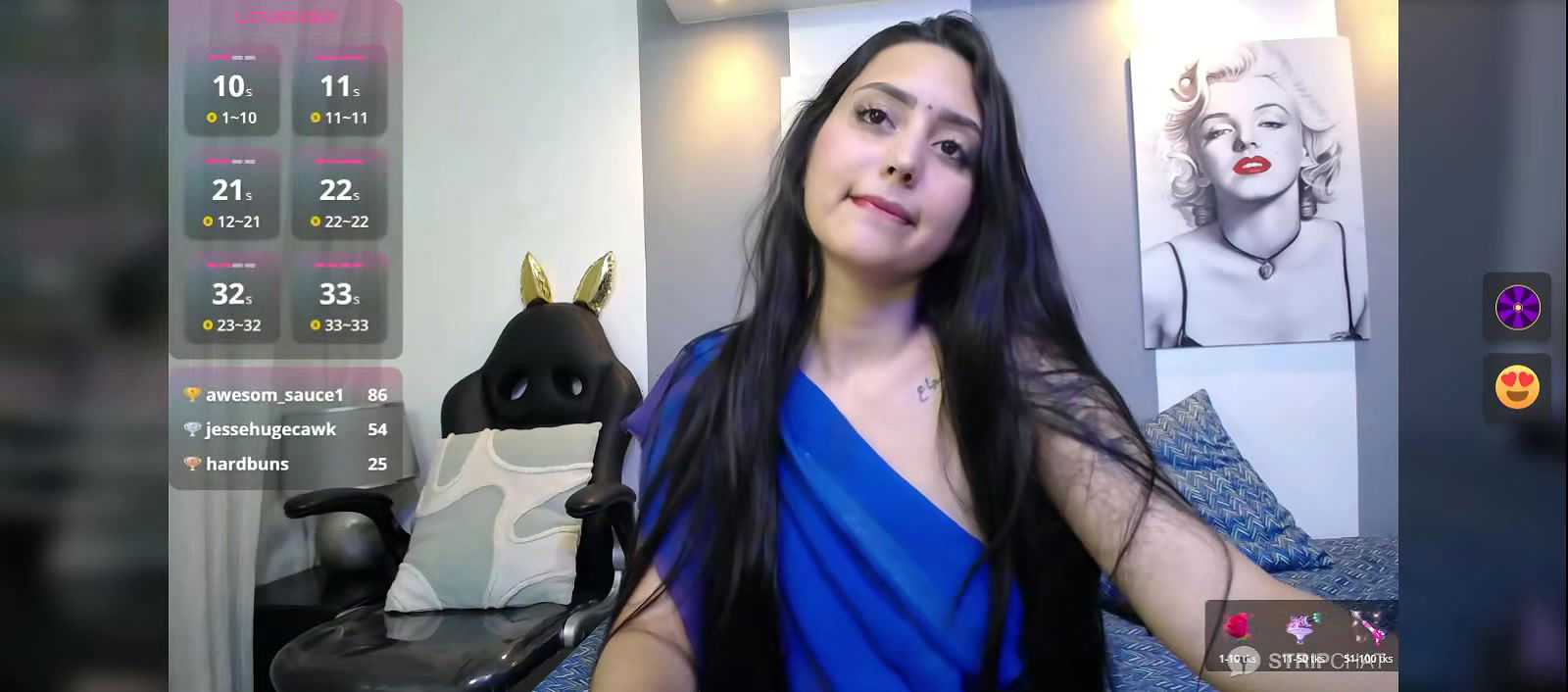 Beautiful Babe in saree without blouse showing boobs 22