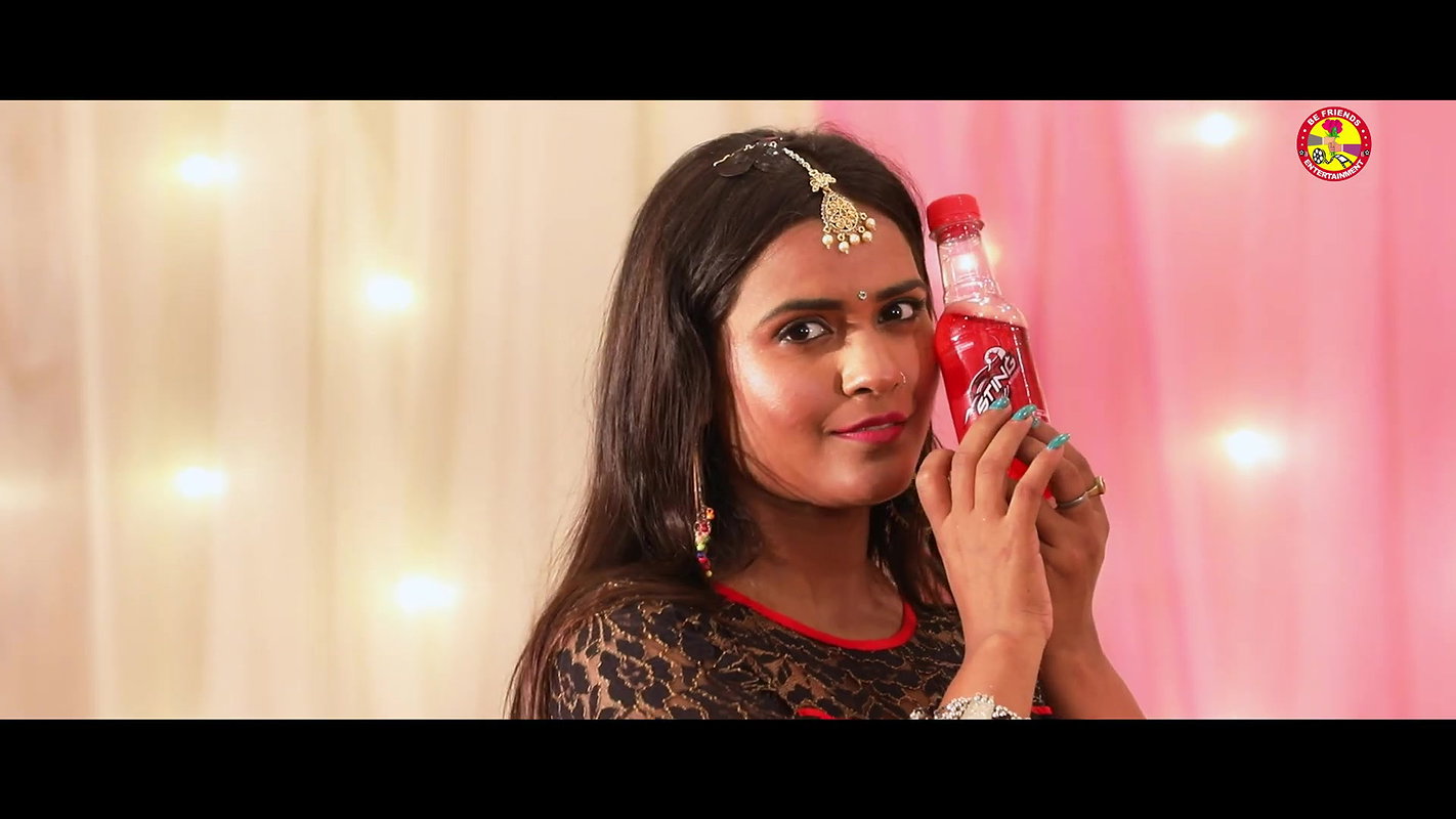 Dusky Cutie Niharika Raj hot item song – Sting poured into navel, Oily navel squeezed 22