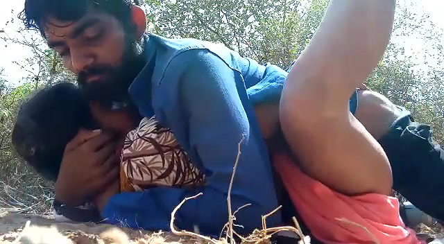 Desi Lover OutDoor Fucked