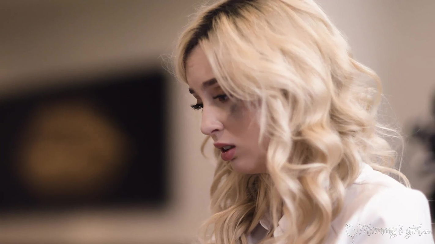 Mommy’s Girl with Spencer Scott, Lexi Lore, Serene Siren & Chloe Temple in Protective Of Our Family