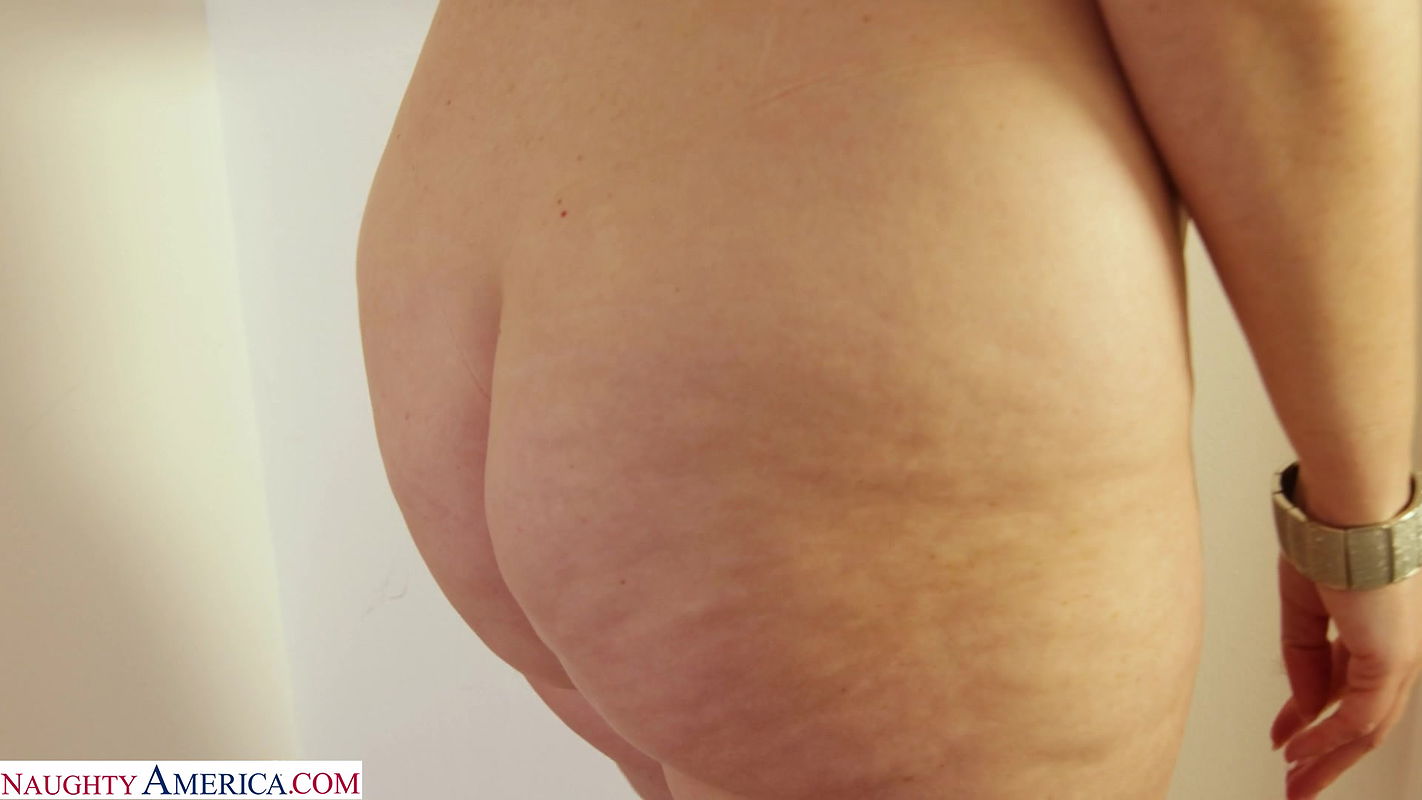 My Friend’s Hot Mom with Jenn Cameron in Sexy milf Jenn Cameron helps her son’s friend find a gift, a hot wet milf pussy