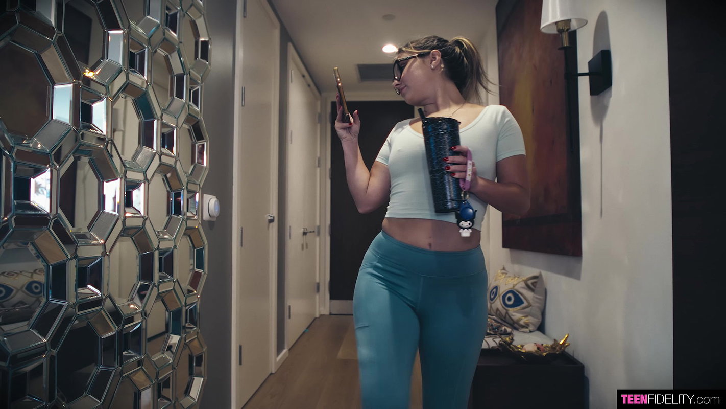 Teen Fidelity with Aria Banks in E704 Banks is Back!