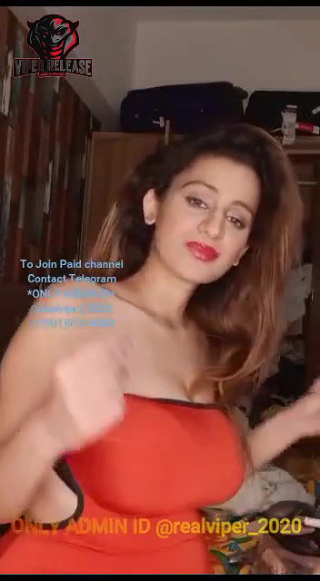 Kenisha Awasthi Live