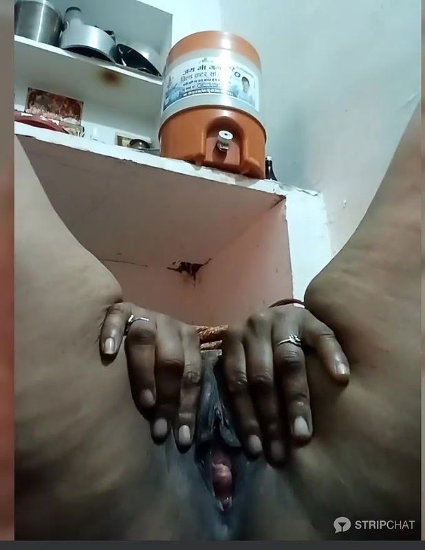 Mohni_love-stripchat-ticket-show