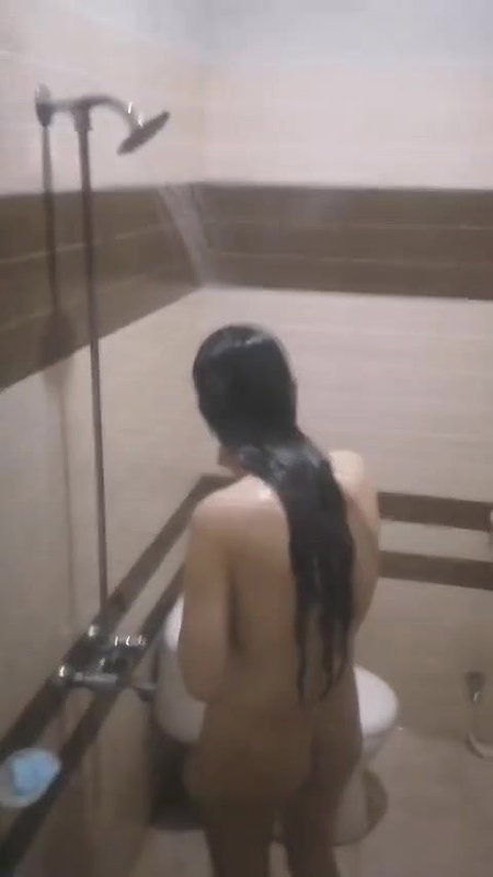 Hot horny babe bathing spy in capture 22