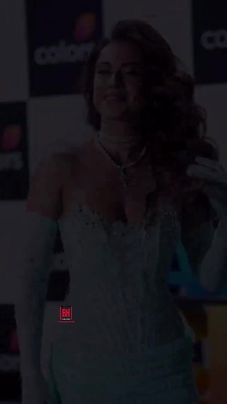 TEMPTING SEDUCTRESS NIA SHARMA BOLD ALWAYS FLAUNTS HER SEXY CLEAVAGE 22