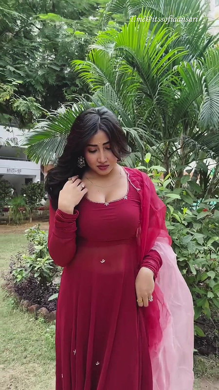 NAUGHTY INSTA TEMPTRESS SOFIA ANSARI CAPTIVATING LOOK UUFFF HQ 22