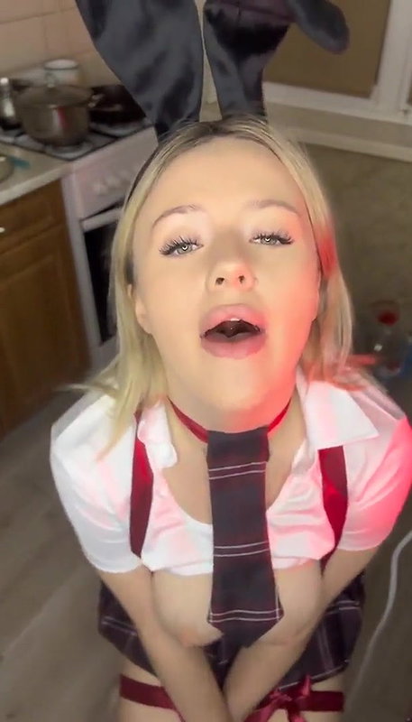 Beautiful emily cosplay show 22