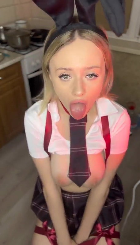 Beautiful emily cosplay show 22