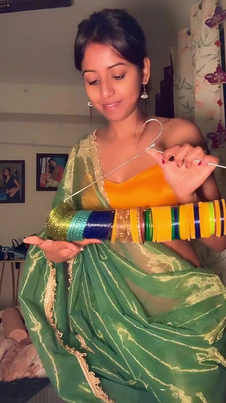 TOO CAPTIVATING DESI BABE RITU CRAZY HOTNESS IN SAREE 22