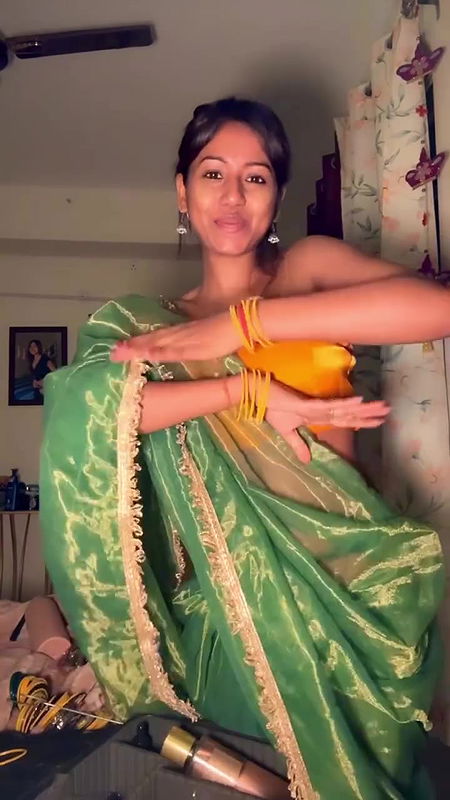 TOO CAPTIVATING DESI BABE RITU CRAZY HOTNESS IN SAREE 22