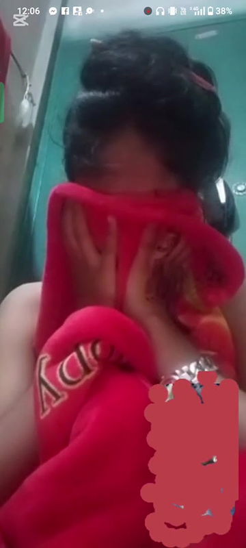 Cute bengali babe shy to showing her boobs on video call to her bf 22