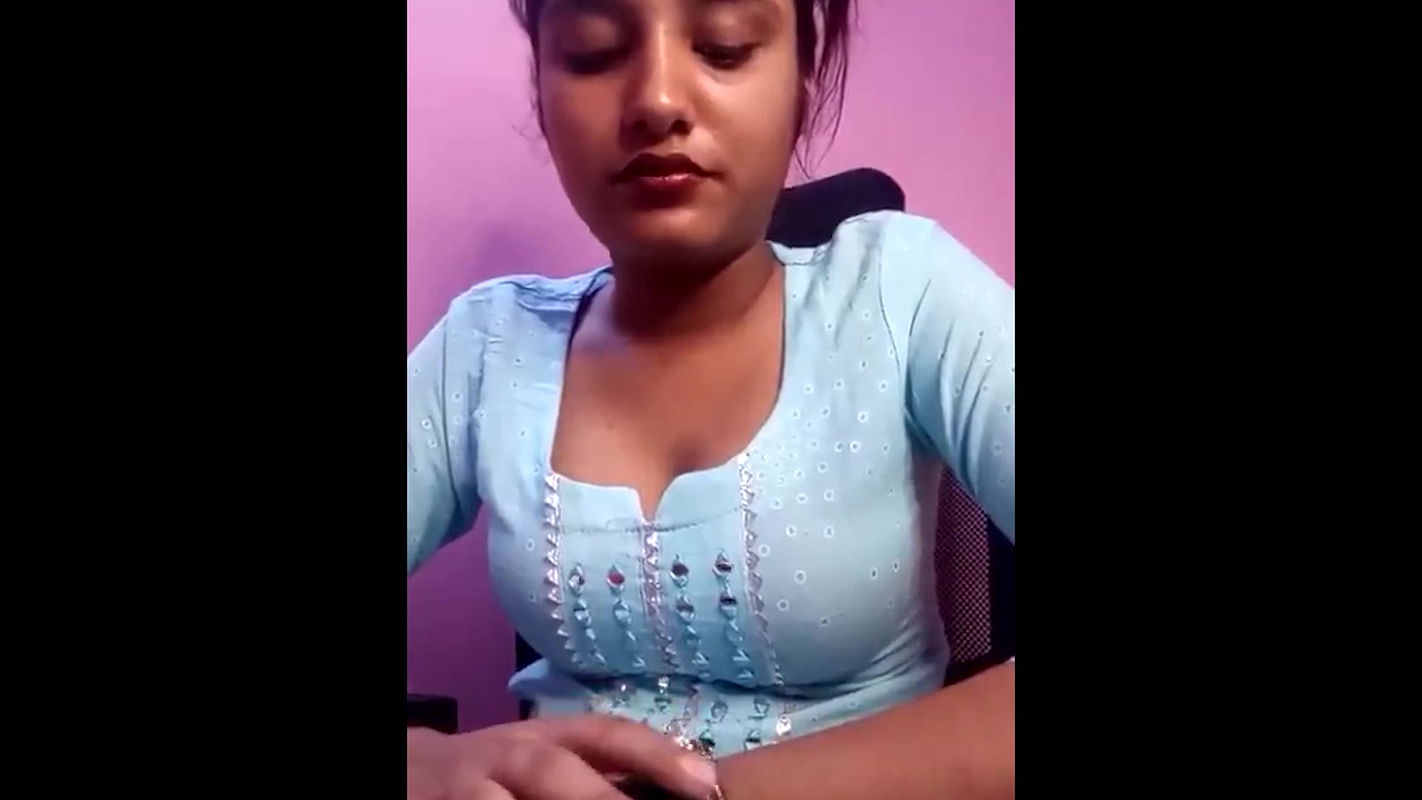 Beautiful Telugu girl Tango show 920MB 22