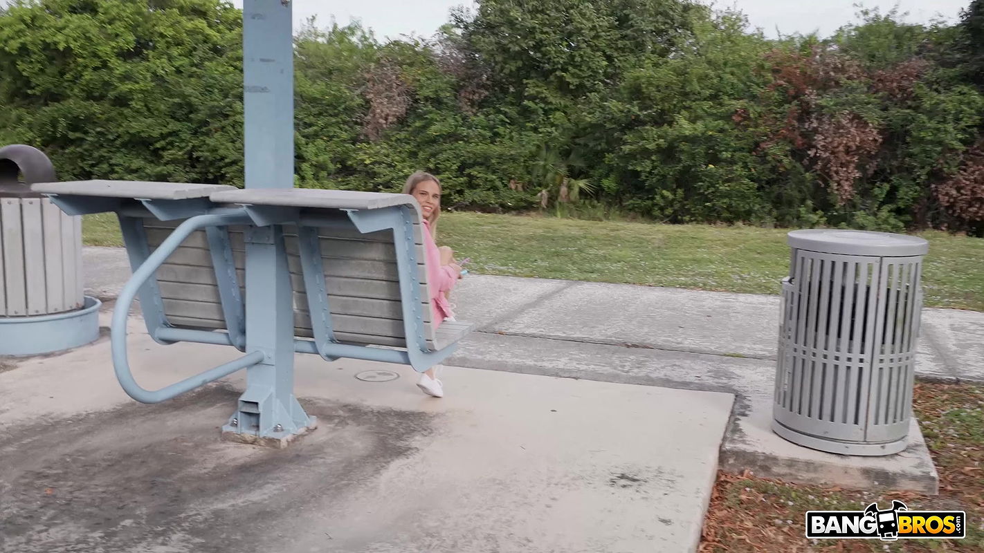 Bang Bus with Erica Candfield in Erica Likes Them Big