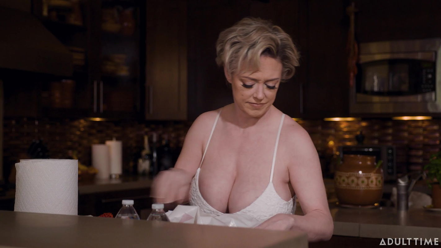 Mommy’s Boy with Dee Williams in Fun With Shapes