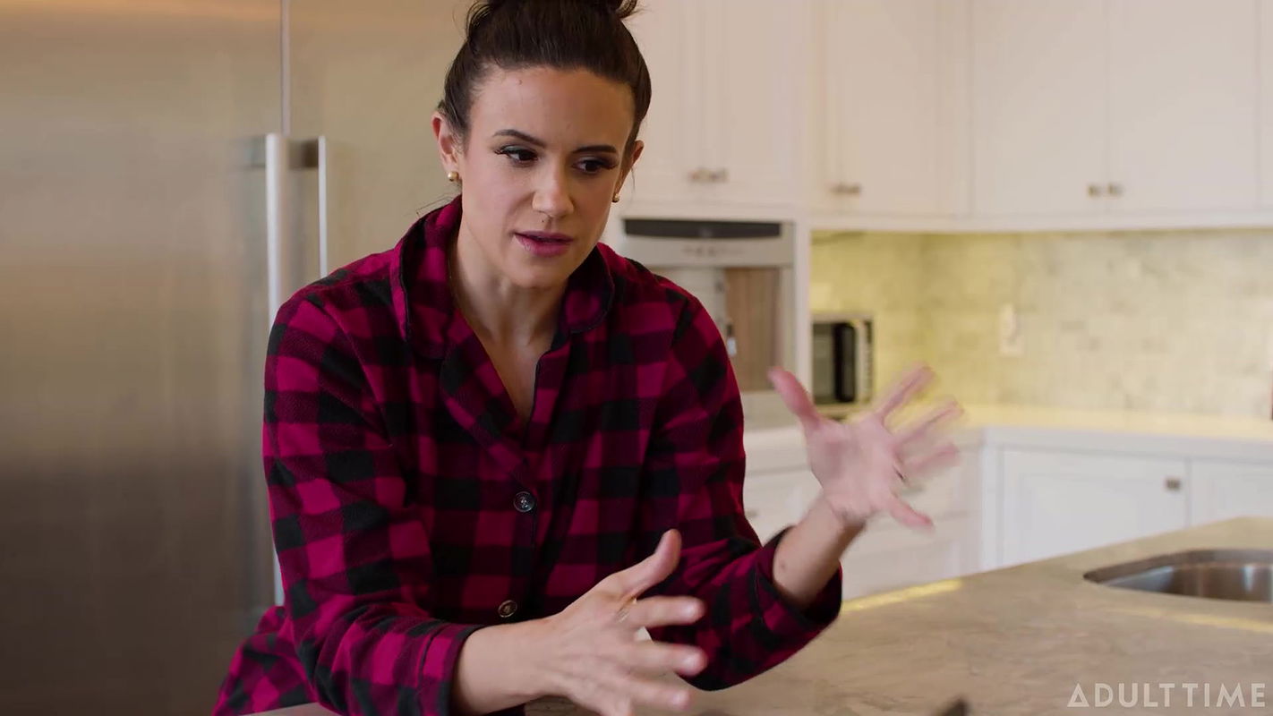 Mommy’s Boy with Penny Barber in The Lover Of His Stepmom’s Dreams