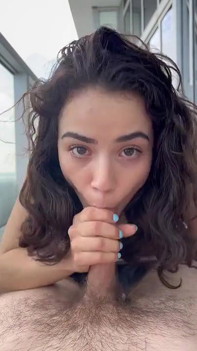 Sexy Teen with Big Ass Giving BJ and Fucking