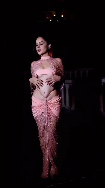 URFI JAVED BOLD AND STUNNING