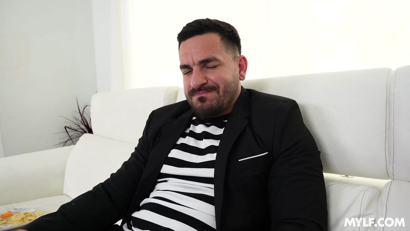 Mom Drips with Jade Greene in Debts Are Better Paid With Creampie