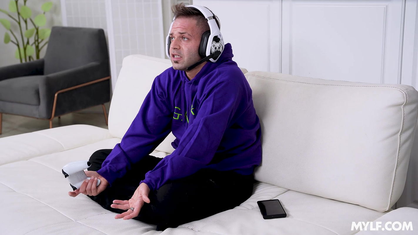 Mom Drips with Jade Greene in Let Your Stepmommy Show You Why Pussies Are Not Overrated