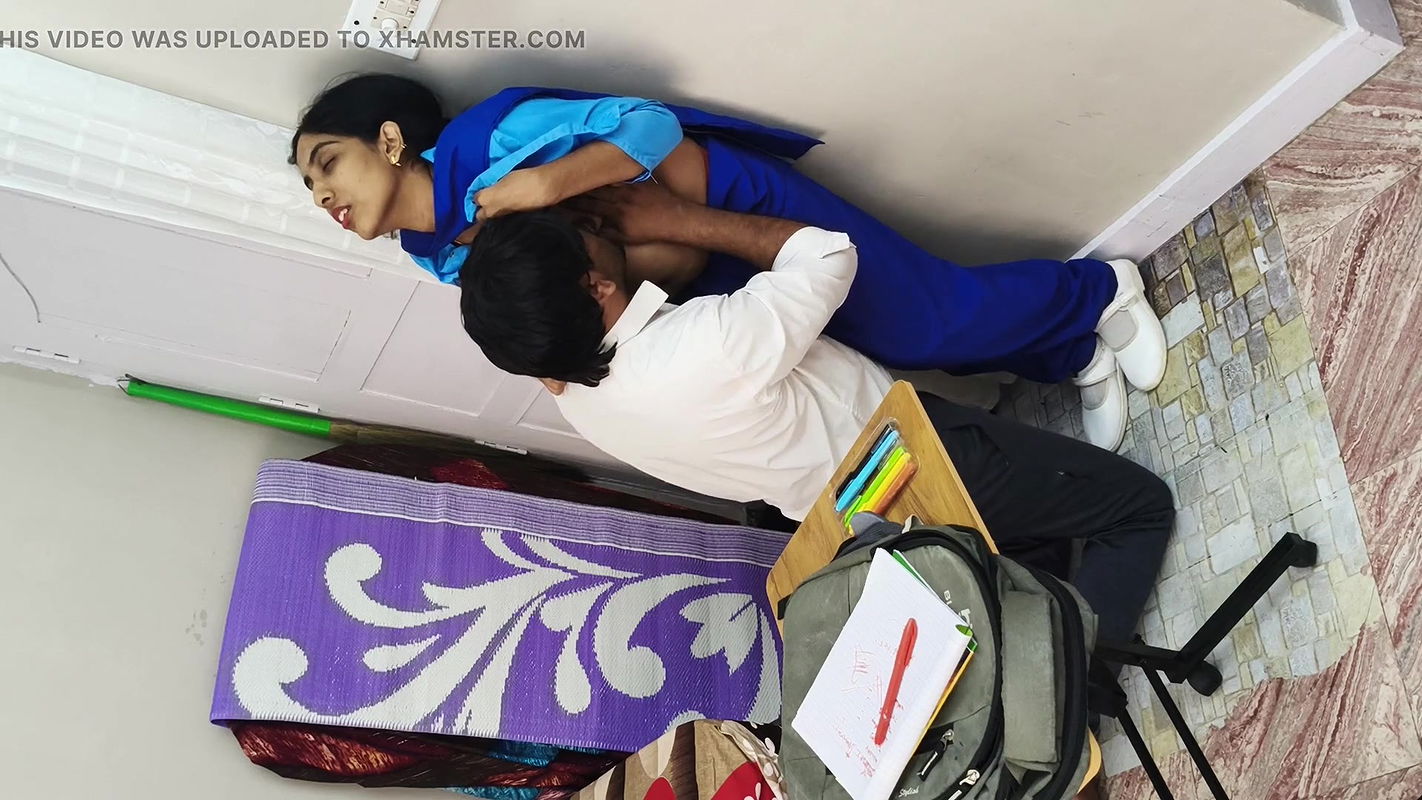 Desi Indian school girl tight pussy fuck in oyo GF BF Xxx, Desi indian MMS School girl sex