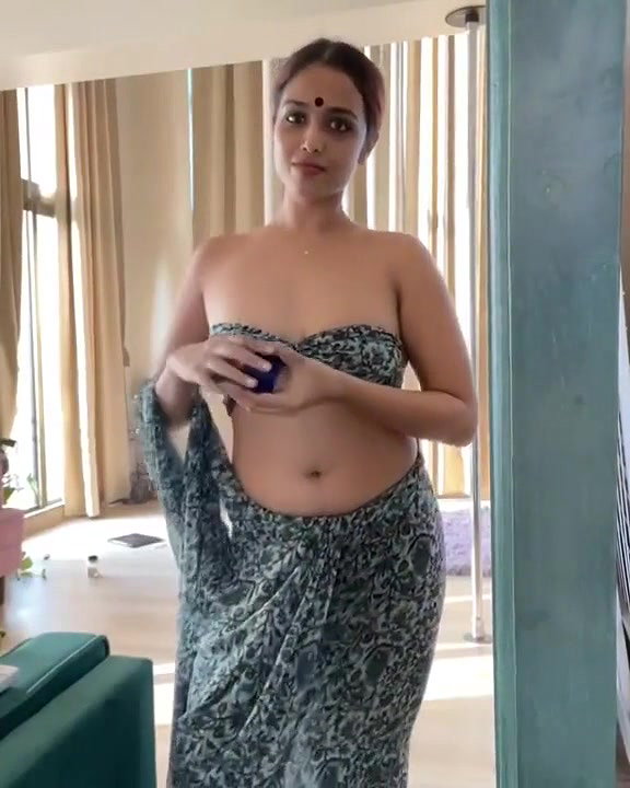 Neelam Kudale Sexy Seductress Off Shoulder and Navel Show To Let Us Drool For Her