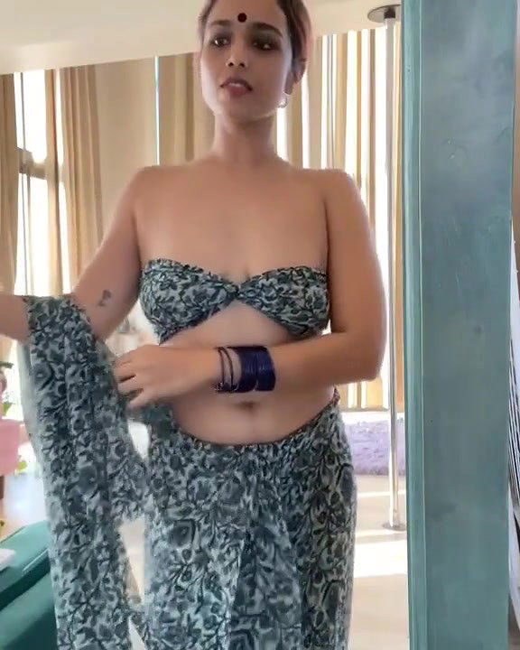 Neelam Kudale Sexy Seductress Off Shoulder and Navel Show To Let Us Drool For Her