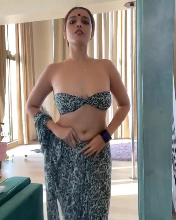 Neelam Kudale Sexy Seductress Off Shoulder and Navel Show To Let Us Drool For Her