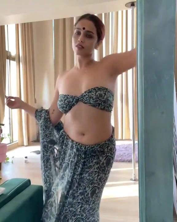 Neelam Kudale Sexy Seductress Off Shoulder and Navel Show To Let Us Drool For Her