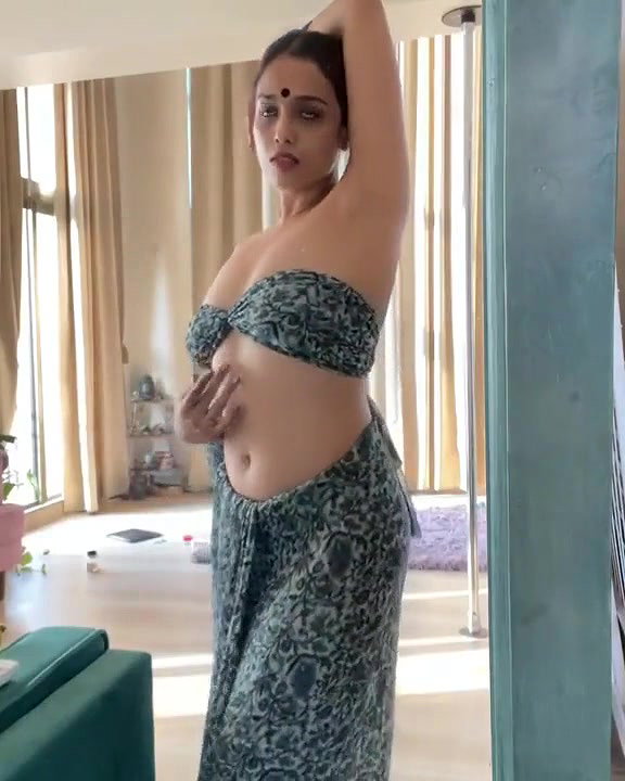 Neelam Kudale Sexy Seductress Off Shoulder and Navel Show To Let Us Drool For Her