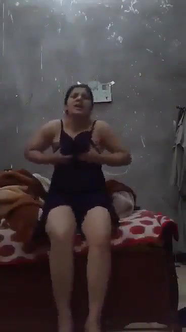 Horny paki fingering