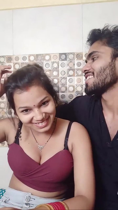 Hot couples boob show Babu ki Baby Vlogs.