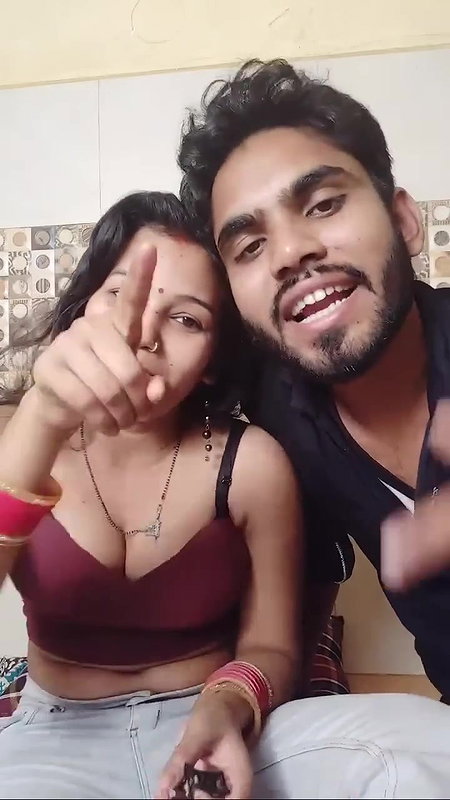 Hot couples boob show Babu ki Baby Vlogs.