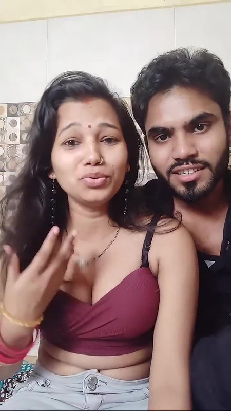 Hot couples boob show Babu ki Baby Vlogs.