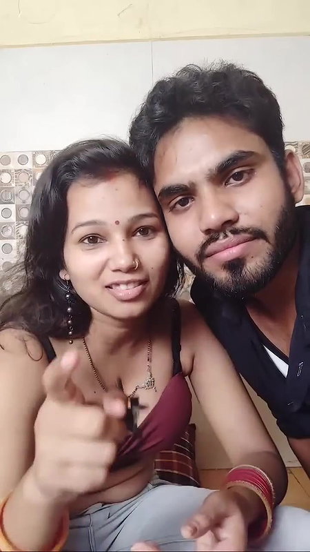 Hot couples boob show Babu ki Baby Vlogs.