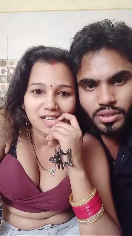 Hot couples boob show Babu ki Baby Vlogs.