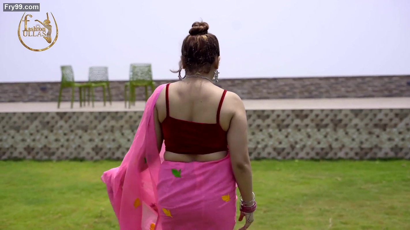 Dolon Flaunting Her Sexy Body in Pink Net Saree