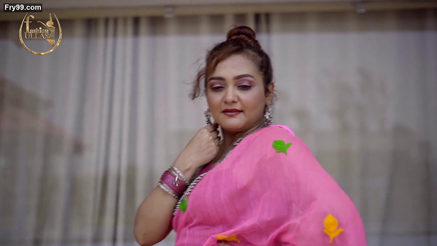 Dolon Flaunting Her Sexy Body in Pink Net Saree