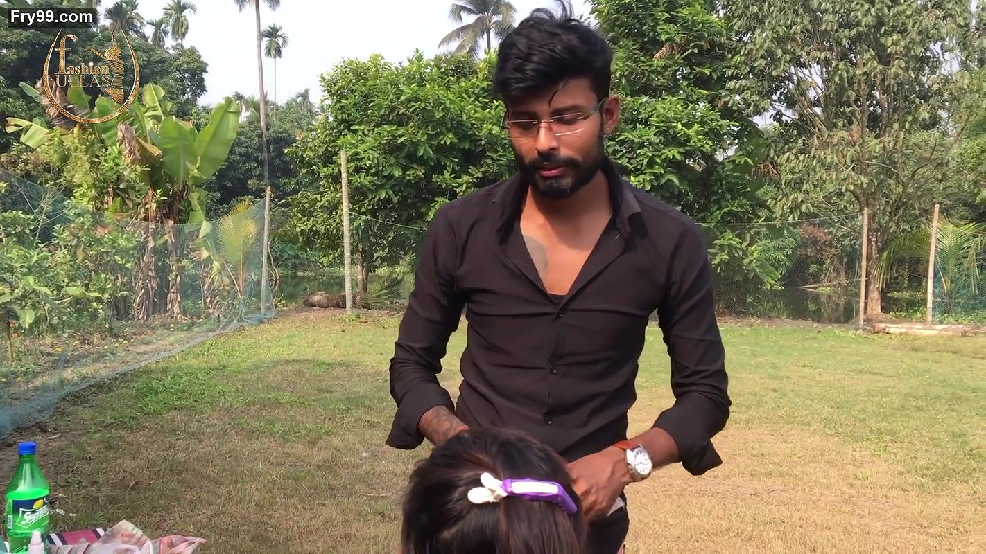 MADHU SUCHARITA MULTI COLOR GEORGETTE SAREE WITH MEAKUP FASHION ULLAS