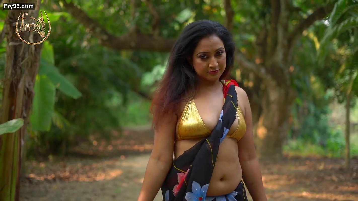Mili Flaunting in Gorggate Saree and Bikini Blouse