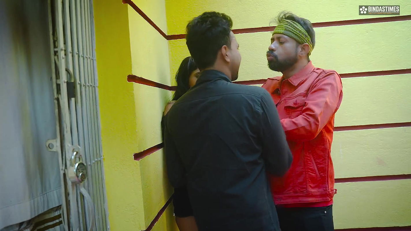 Desi Indian Boy Friend & Girl Friend Outdoor Sex Turns Into a Hardcore Threesome with a Stranger Guy ( Hindi Audio )