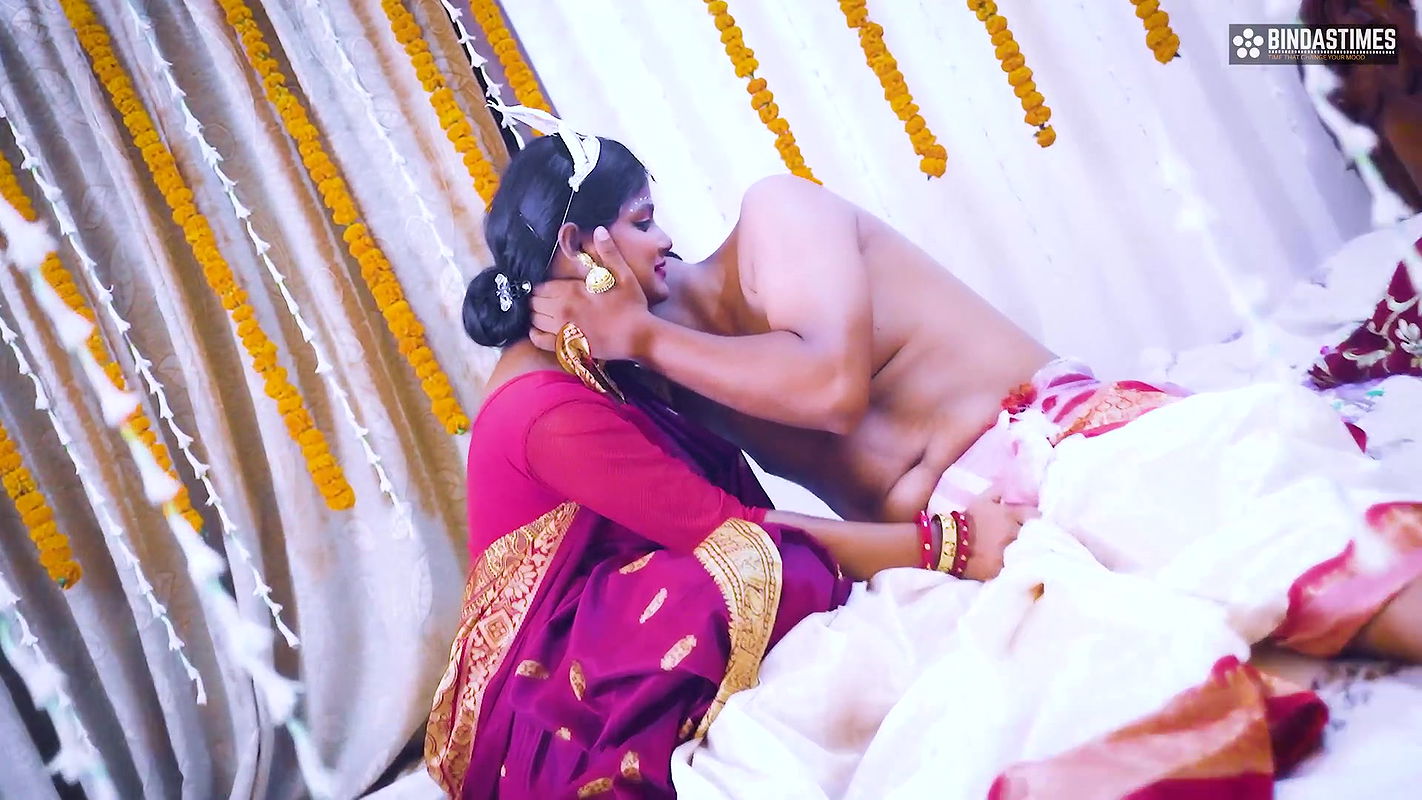 Desi Indian Girl Suhana’s Very 1st Live Suhaagrat on Cam