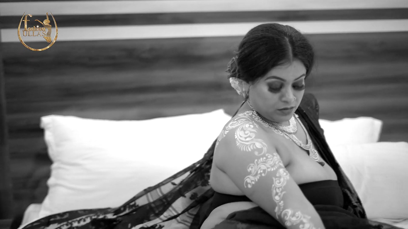 Nila Showing Cleavage & Armpits in Binodini Looks