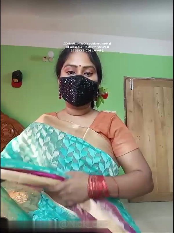 Idhika-Paul stripchat ticket show