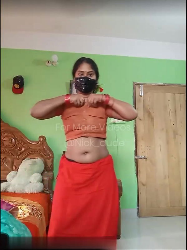 Idhika-Paul stripchat ticket show