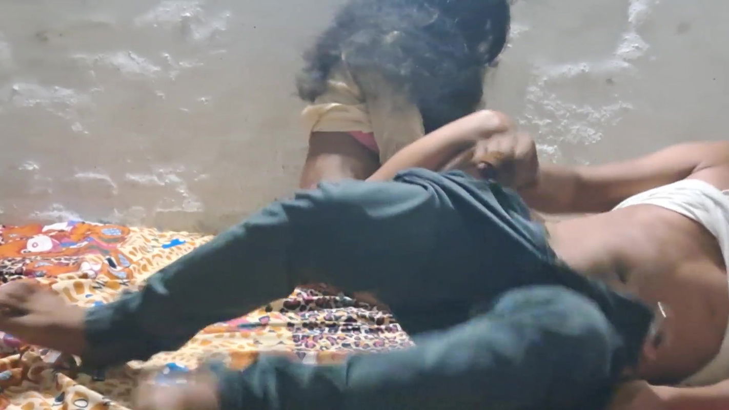 Indian Desi Big Boobs Aunty Hardjob with Tamil Boyfriend Cock